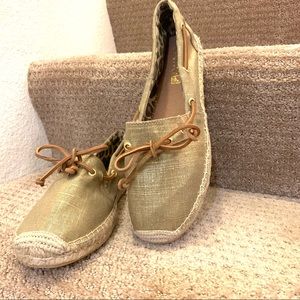 ⬇️ $58 |Metallic Gold Sperry Top-Sider Espadrilles